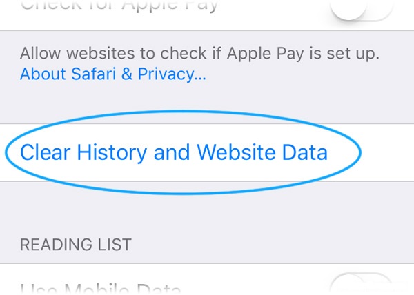 Screenshot of Safari's settings, highlighting the Clear History... item
